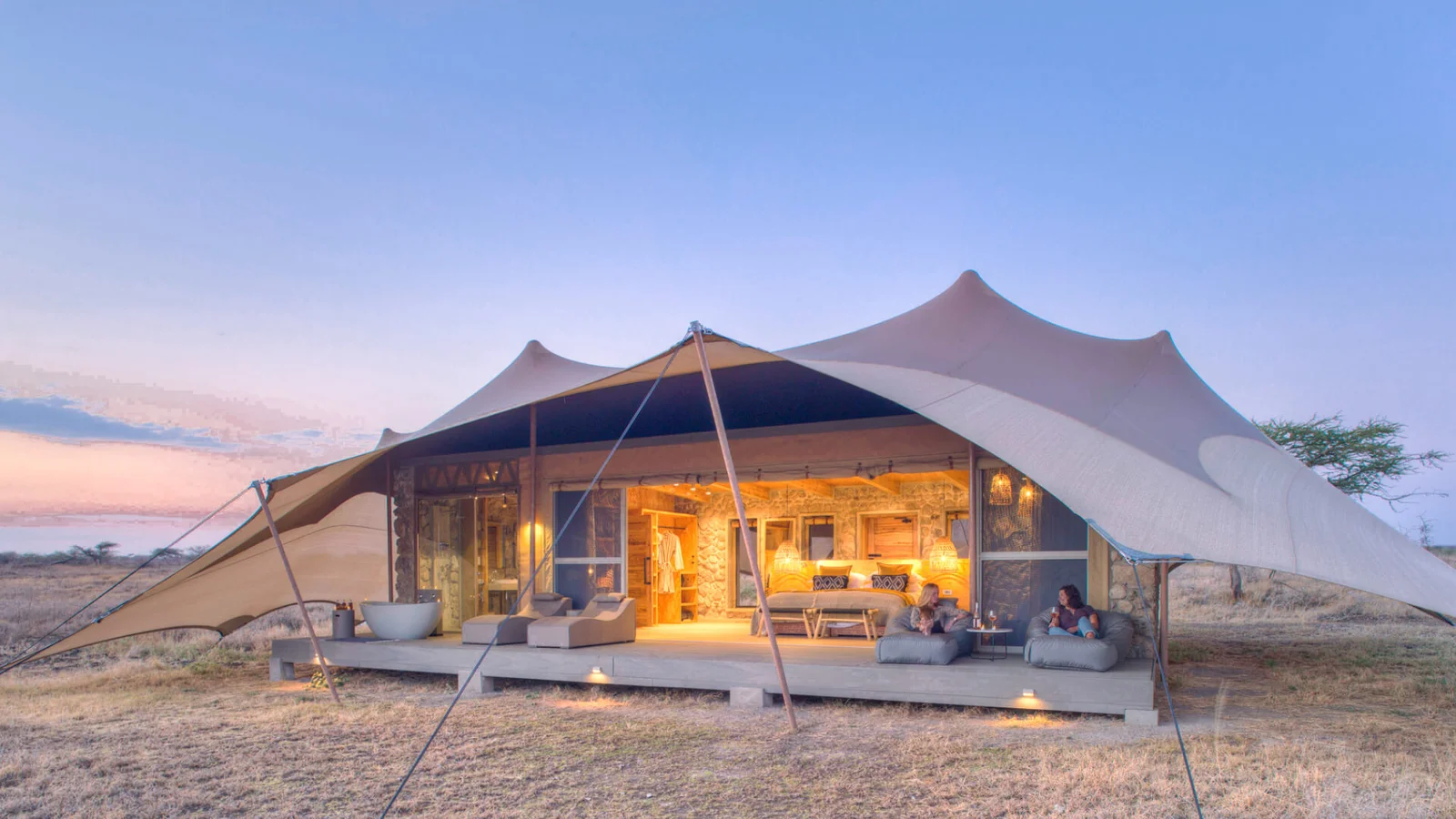 Luxury safari lodge Namiri Plains Tanzania