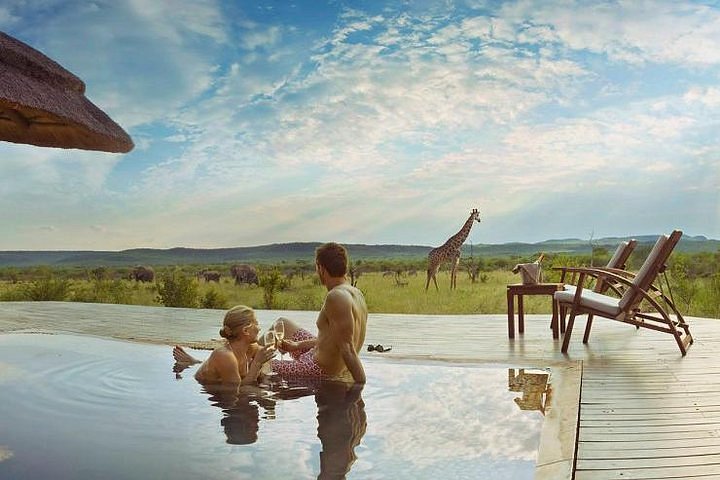 7 to 10 Day Honeymoon Safari and Lake Retreat