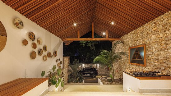 Luxury Accommodation and Honeymoon Lodges 2