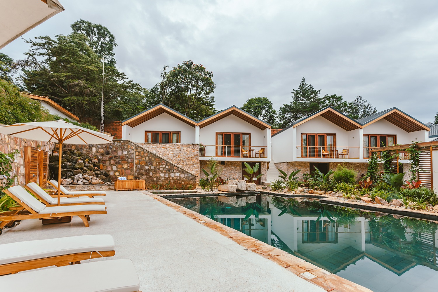 Luxury Accommodation and Honeymoon Lodges