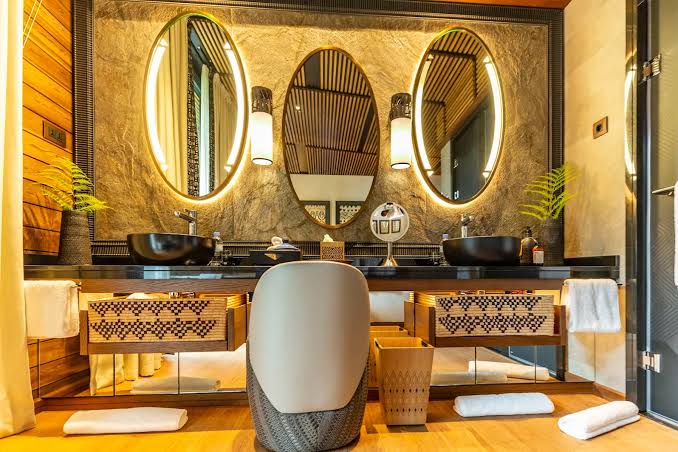 Luxury Accommodation for a Uganda Gorilla and Wildlife Honeymoon