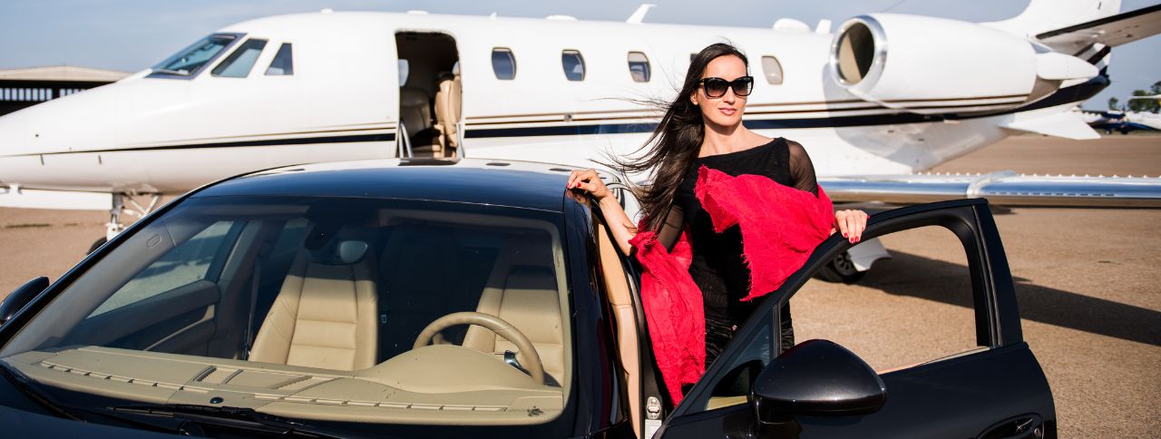 After arrival, couples are usually met by a private driver-guide who handles all ground logistics throughout the honeymoon. This is a key part of a Rwanda Honeymoon Safari Guide because it removes any stress related to 