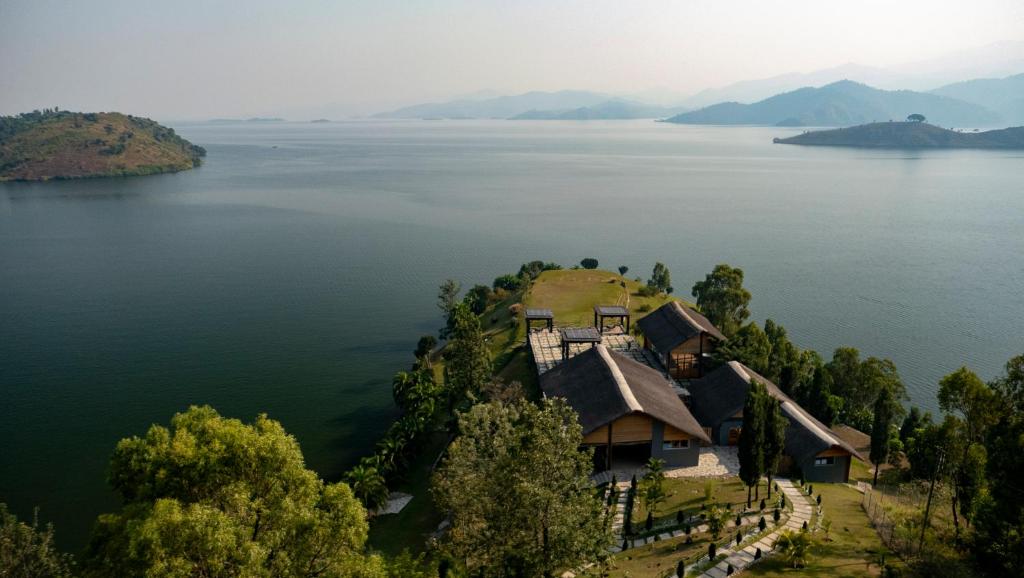 Private Villas and Lakeside Suites 2