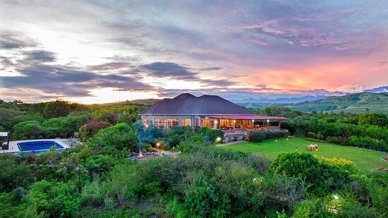 Queen Elizabeth National Park Fly-In Honeymoon Experiences