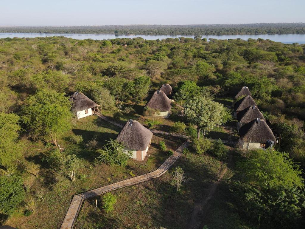 Savannah Lodges Queen Elizabeth and Murchison Falls