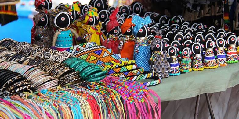 Shopping for Unique Honeymoon Souvenirs