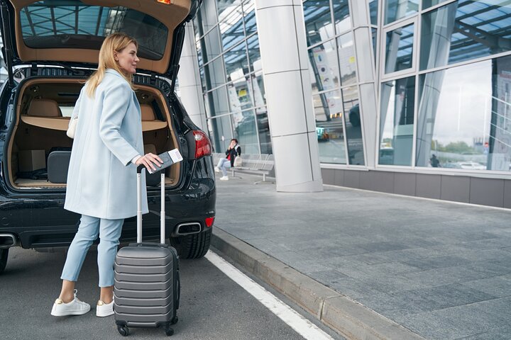 Private Transfers and Travel Style 2