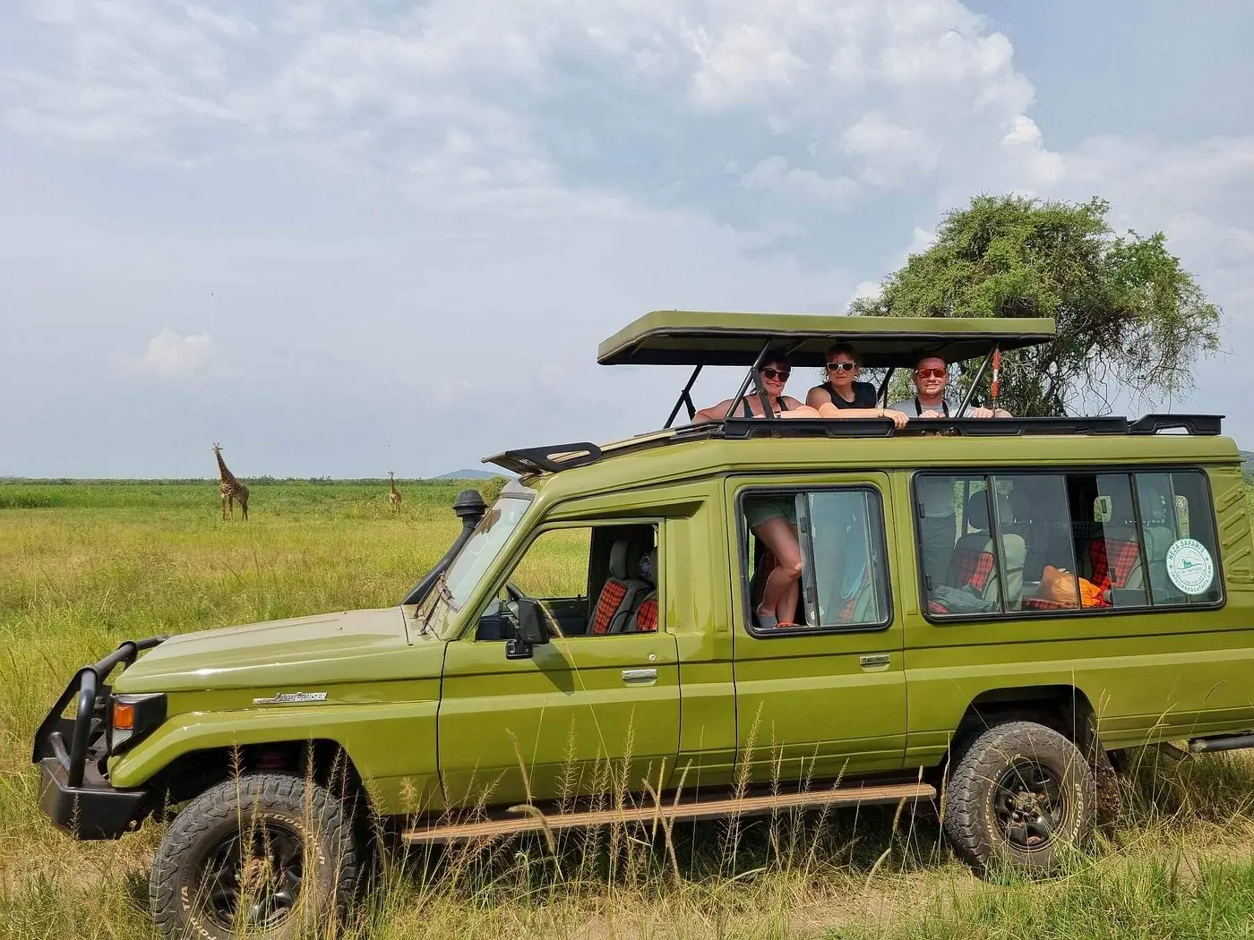 Benefits of Choosing a Private Safari Vehicle 1