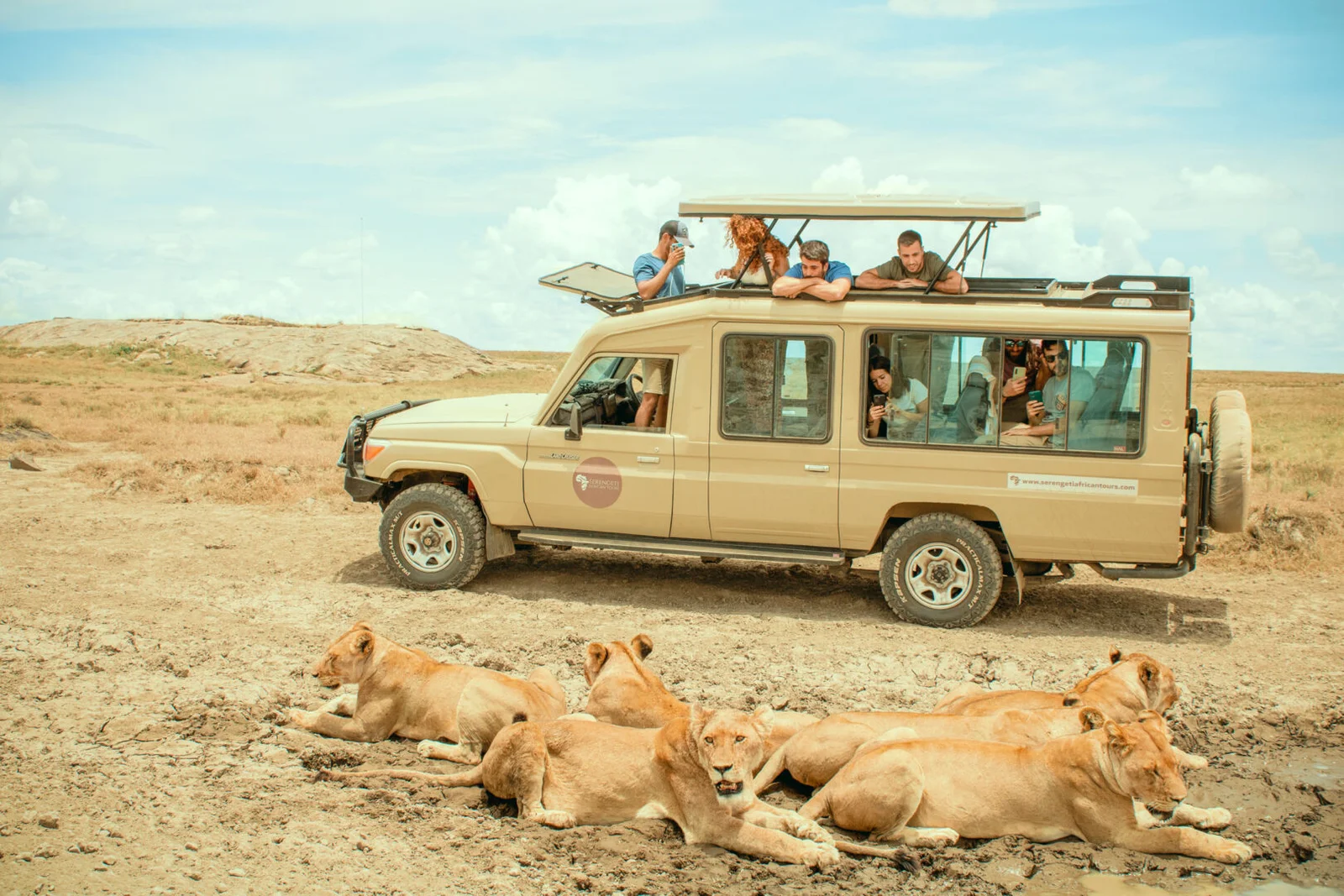 Benefits of Choosing a Private Safari Vehicle 2