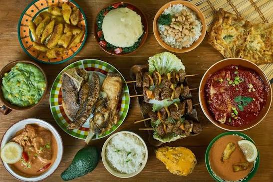 Food and Dining Experiences on a Honeymoon Safari