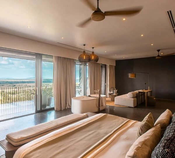 Luxury Accommodation for Honeymoon Couples 1