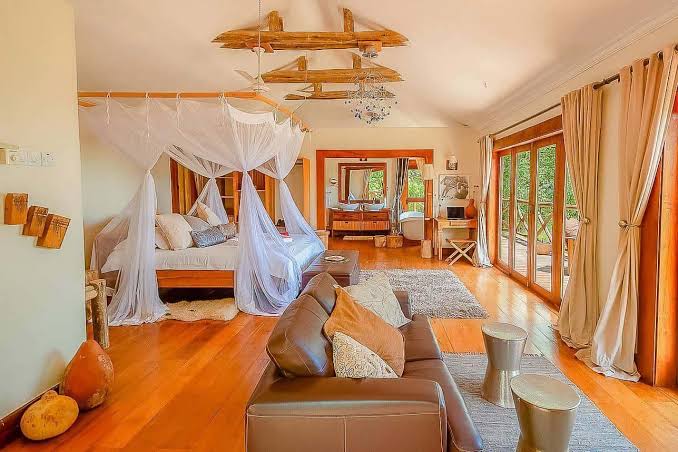 Luxury Lodges for a Great Migration Honeymoon Safari  (jpg)